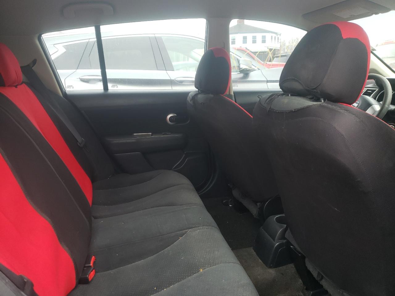 Photo 6 from auction – 2011 NISSAN VERSA S with VIN 3N1BC1CP3BL475052