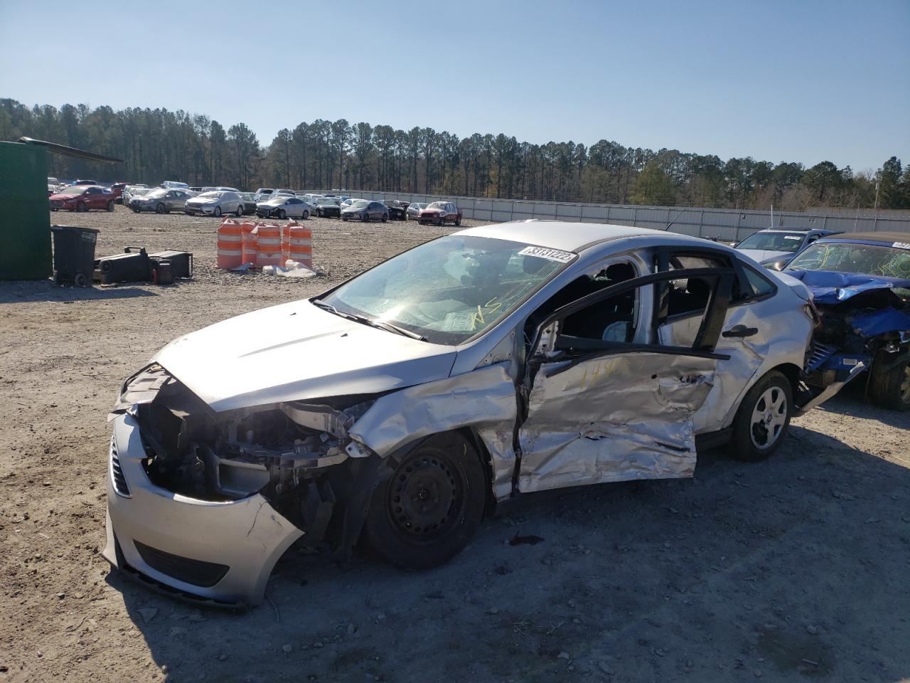Photo 2 from auction – 2017 FORD FOCUS S with VIN 1FADP3E25HL327213