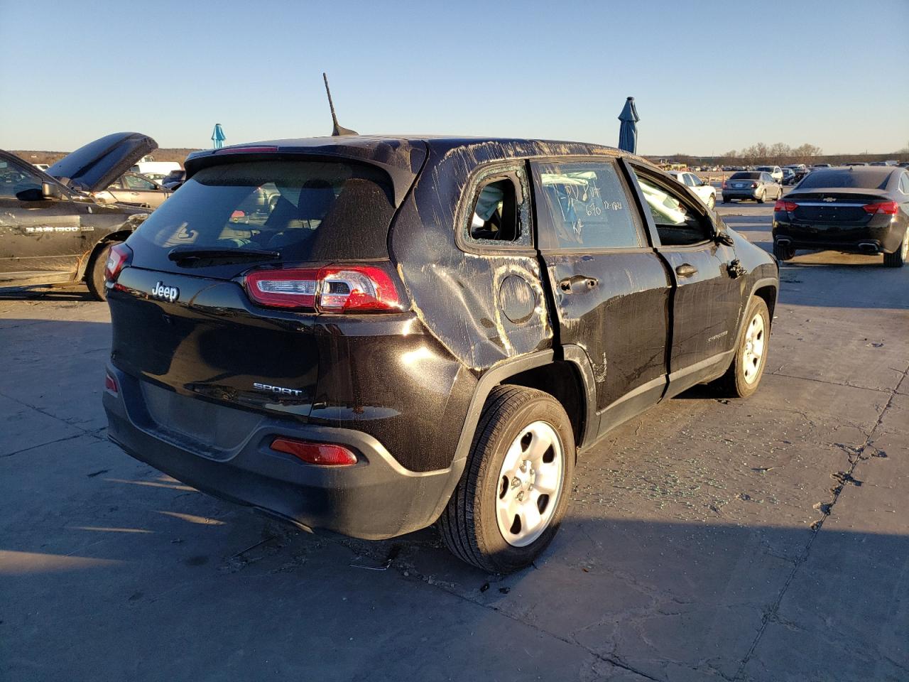 Photo 4 from auction – 2016 JEEP CHEROKEE S with VIN 1C4PJLAB3GW273020