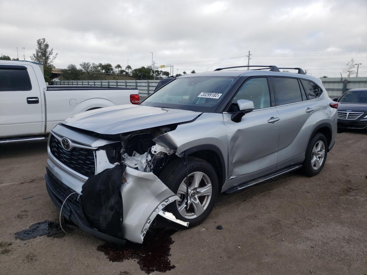 Photo 2 from auction – 2022 TOYOTA HIGHLANDER with VIN 5TDCZRAH5NS094196