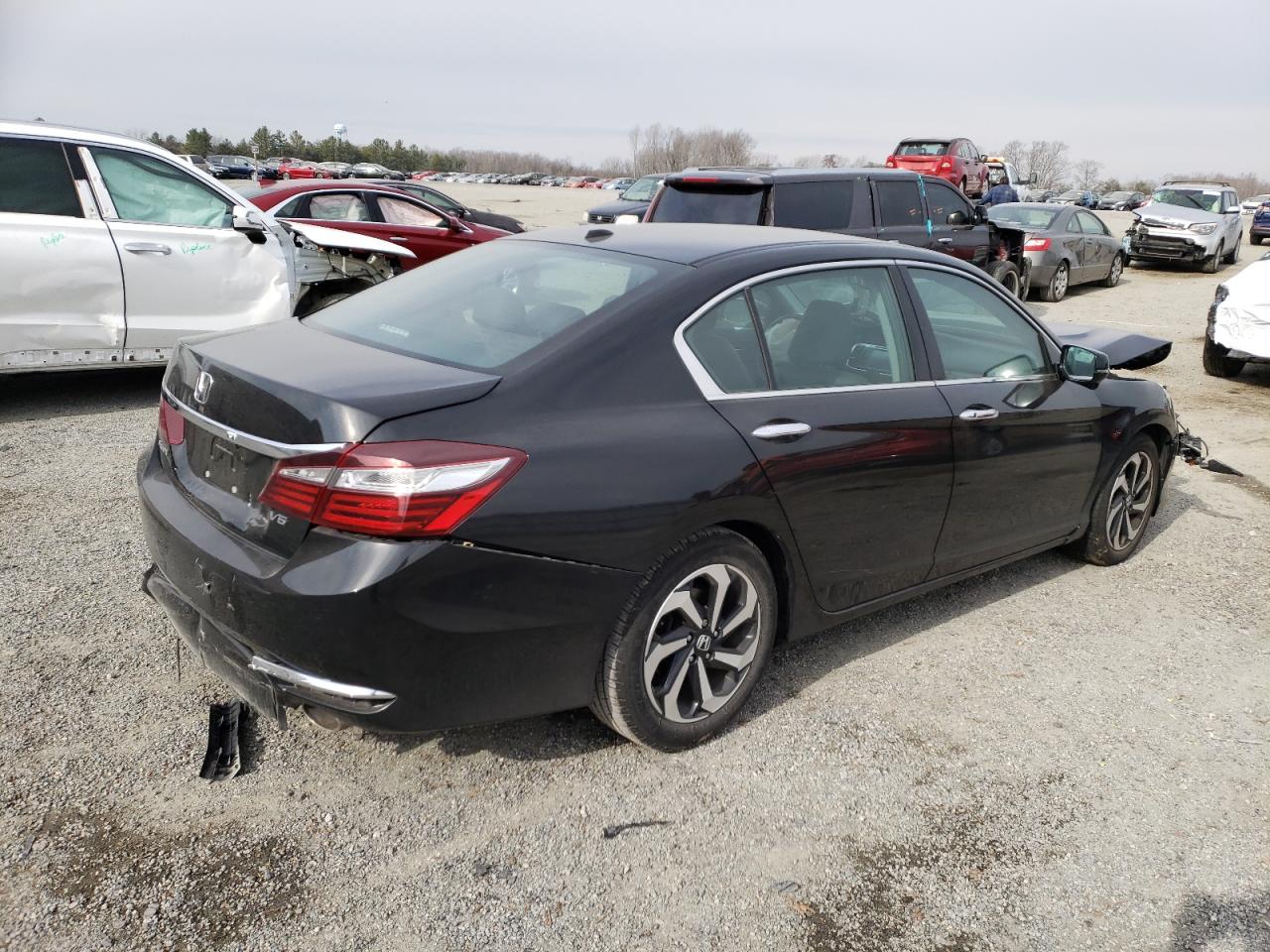 Photo 4 from auction – 2017 HONDA ACCORD with VIN 1HGCR3F80HA001318