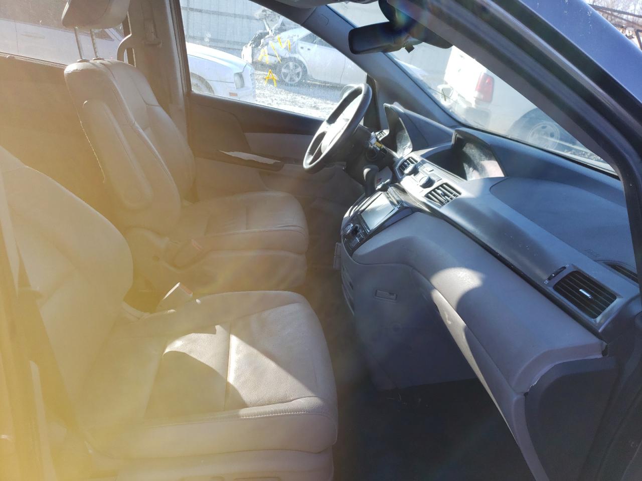 Photo 5 from auction – 2015 HONDA ODYSSEY EX with VIN 5FNRL5H68FB104573
