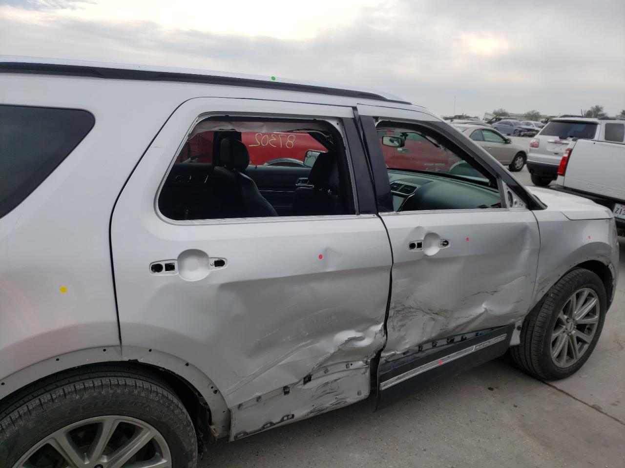 Photo 9 from auction – 2017 FORD EXPLORER L with VIN 1FM5K7F89HGC93479