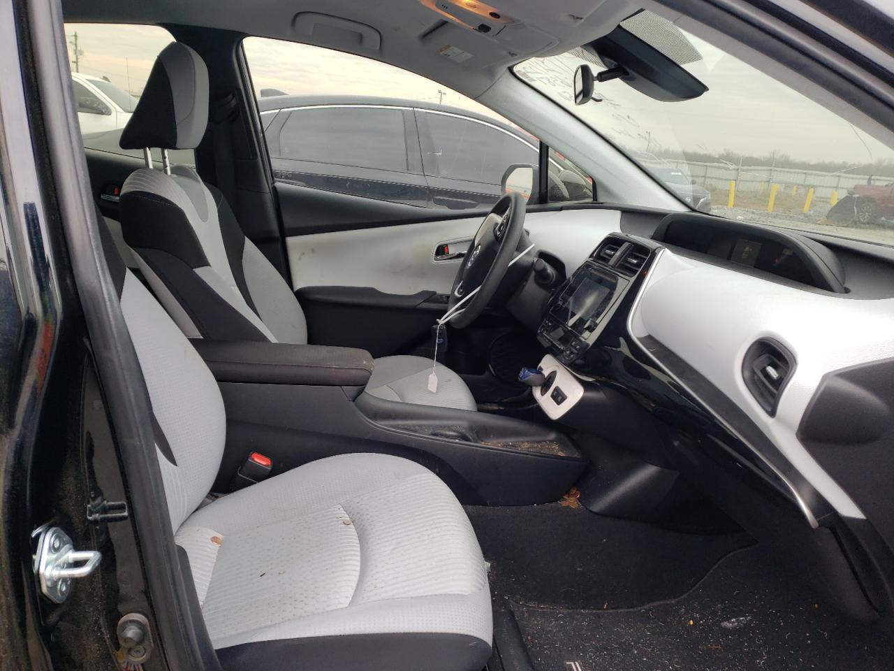 Photo 5 from auction – 2018 TOYOTA PRIUS with VIN JTDKBRFU0J3596387