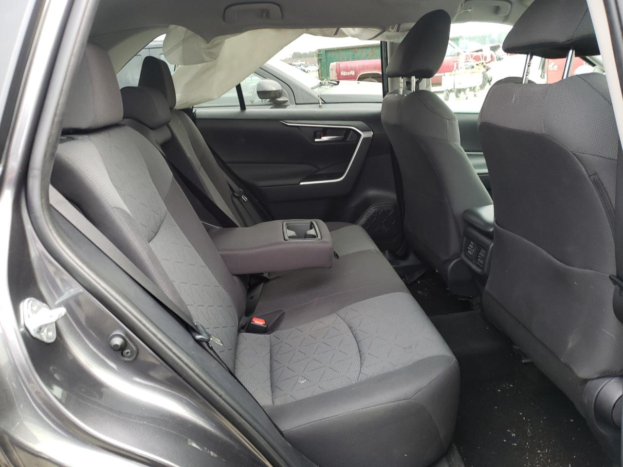 Photo 6 from auction – 2020 TOYOTA RAV4 XLE with VIN 2T3W1RFV0LC034276