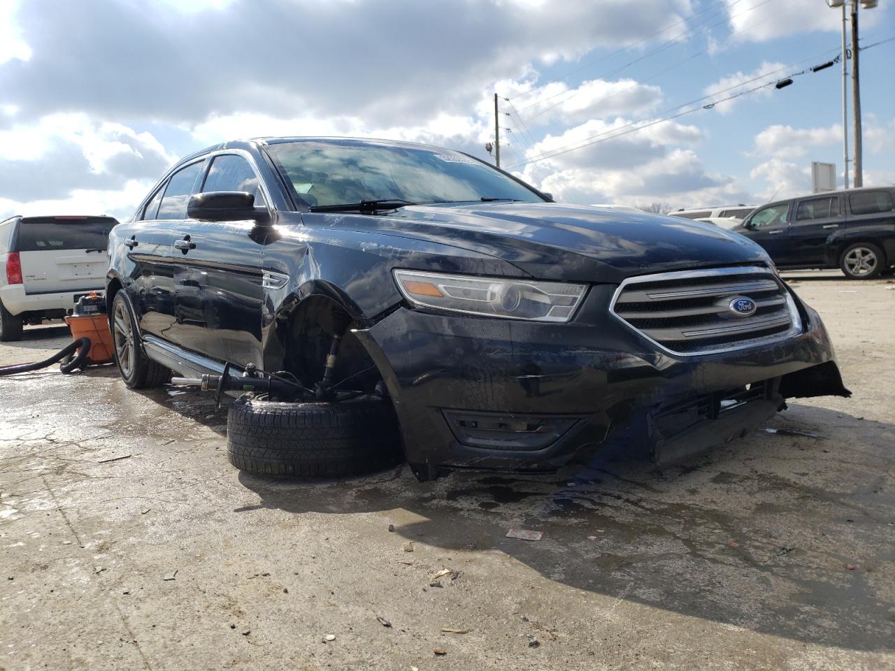 FORD TAURUS SEL 2013 with VIN 1FAHP2H82DG230677 - Photo from auction