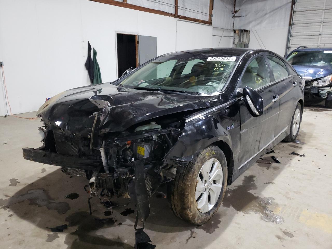 Photo 2 from auction – 2014 HYUNDAI SONATA HYB with VIN KMHEC4A45EA114224