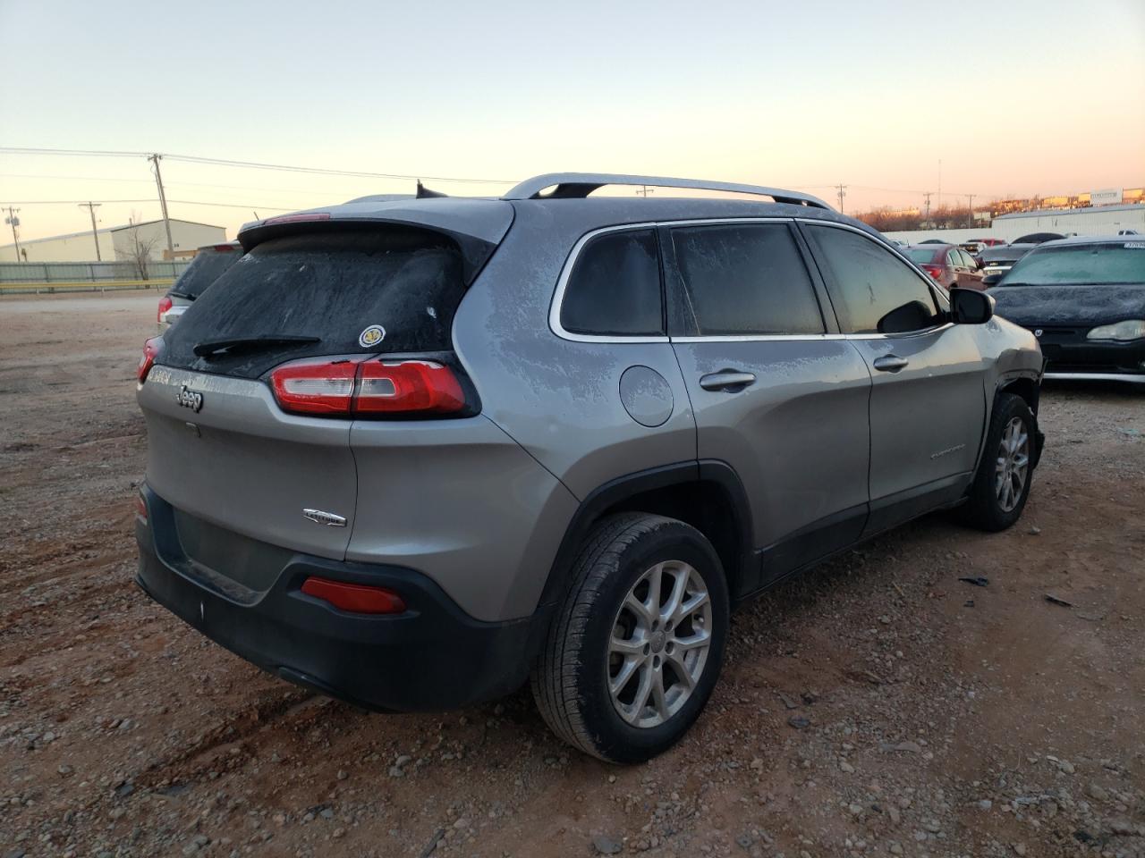 Photo 4 from auction – 2016 JEEP CHEROKEE L with VIN 1C4PJLCB5GW159680