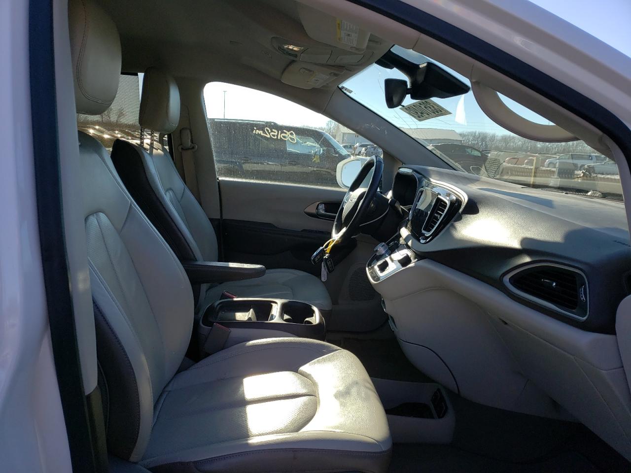 Foto 5 de la subasta – 2018 CHRYSLER PACIFICA T con VIN 2C4RC1BG8JR237132