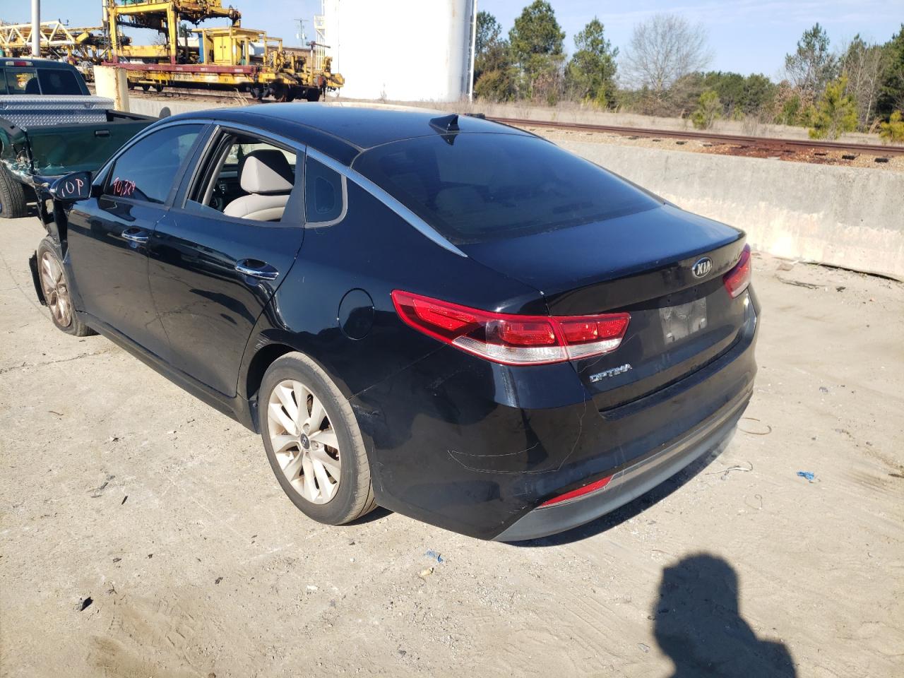 Photo 3 from auction – 2016 KIA OPTIMA LX with VIN 5XXGT4L37GG003537