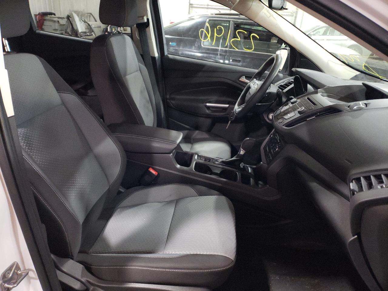 Photo 5 from auction – 2017 FORD ESCAPE SE with VIN 1FMCU0GD3HUA68965