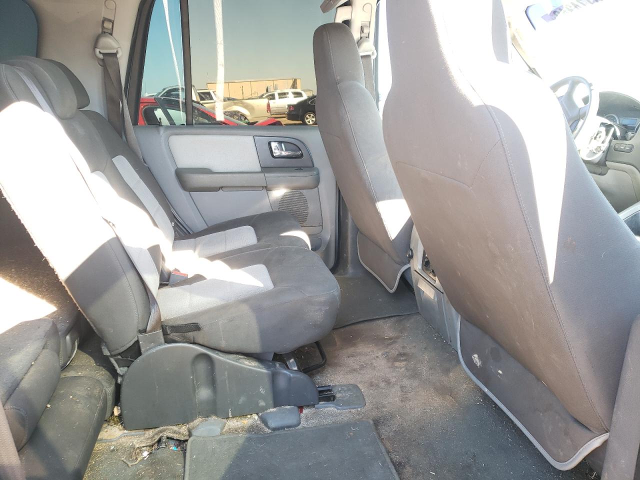 Photo 6 from auction – 2006 FORD EXPEDITION with VIN 1FMFU15586LA46302
