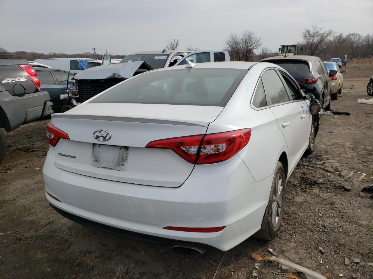 Photo 4 from auction – 2016 HYUNDAI SONATA SE with VIN 5NPE24AF2GH397900