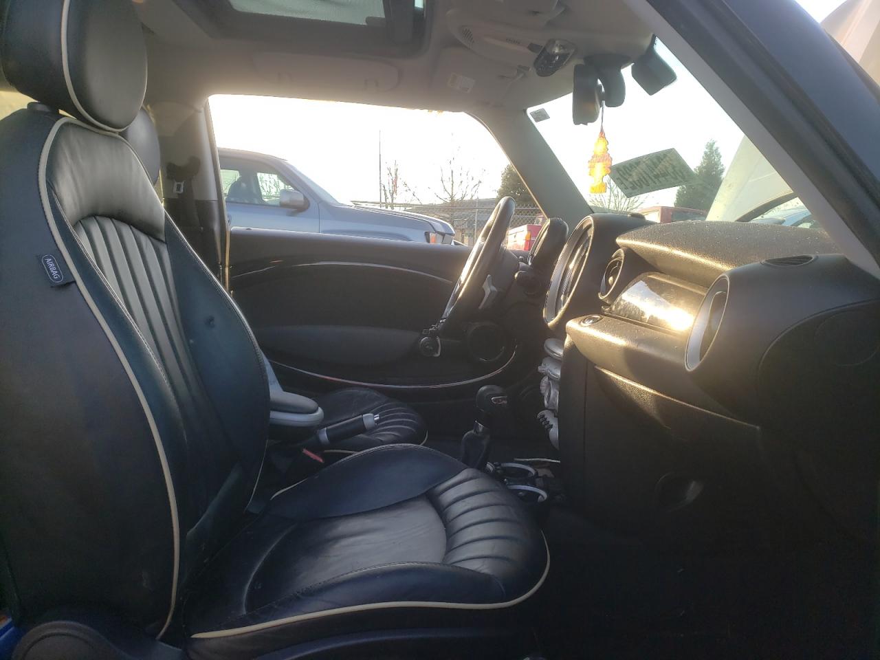 Photo 5 from auction – 2008 MINI COOPER S C with VIN WMWMM33508TP87828