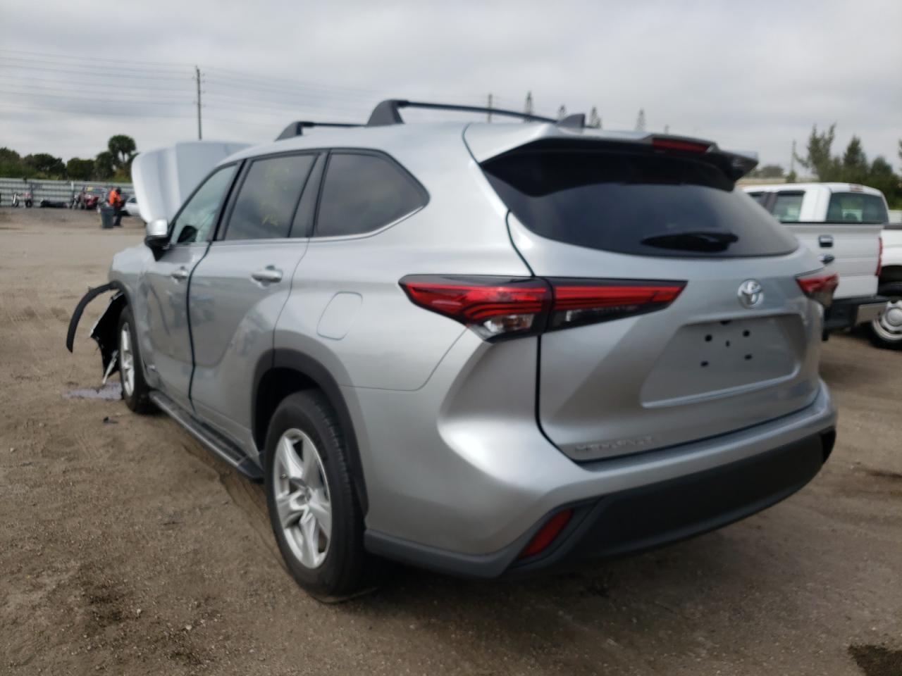 Photo 3 from auction – 2022 TOYOTA HIGHLANDER with VIN 5TDCZRAH5NS094196