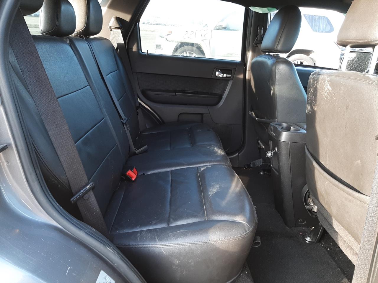 Photo 6 from auction – 2010 FORD ESCAPE LIM with VIN 1FMCU0EG3AKD20115