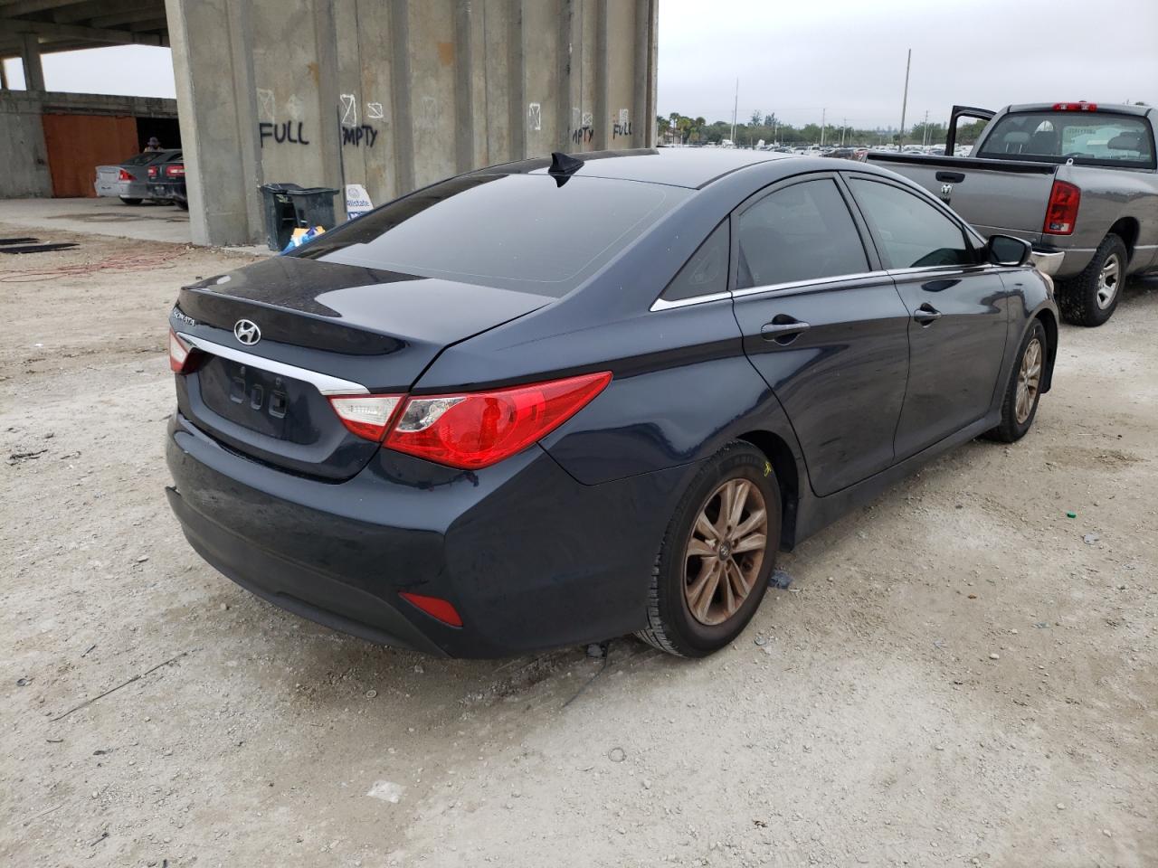 Photo 4 from auction – 2014 HYUNDAI SONATA GLS with VIN 5NPEB4AC7EH909668