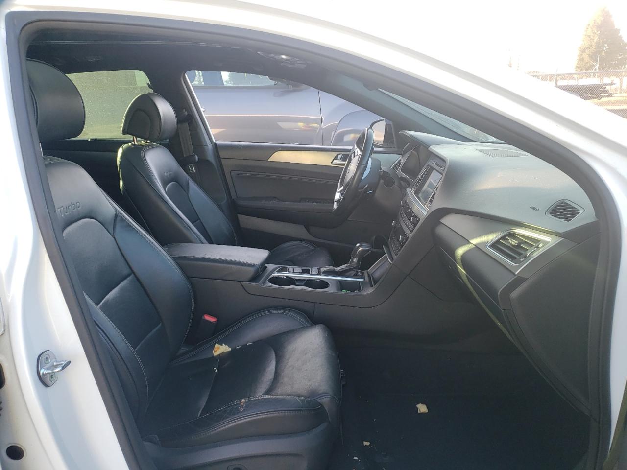 Photo 5 from auction – 2015 HYUNDAI SONATA SPO with VIN 5NPE34AB7FH181548