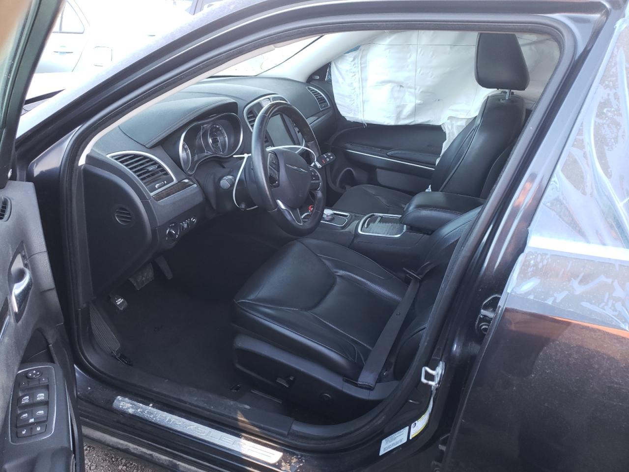 Photo 5 from auction – 2016 CHRYSLER 300C with VIN 2C3CCAEG9GH207173