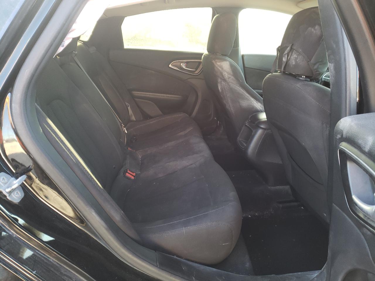 Photo 6 from auction – 2015 CHRYSLER 200 with VIN 1C3CCCAB4FN590208