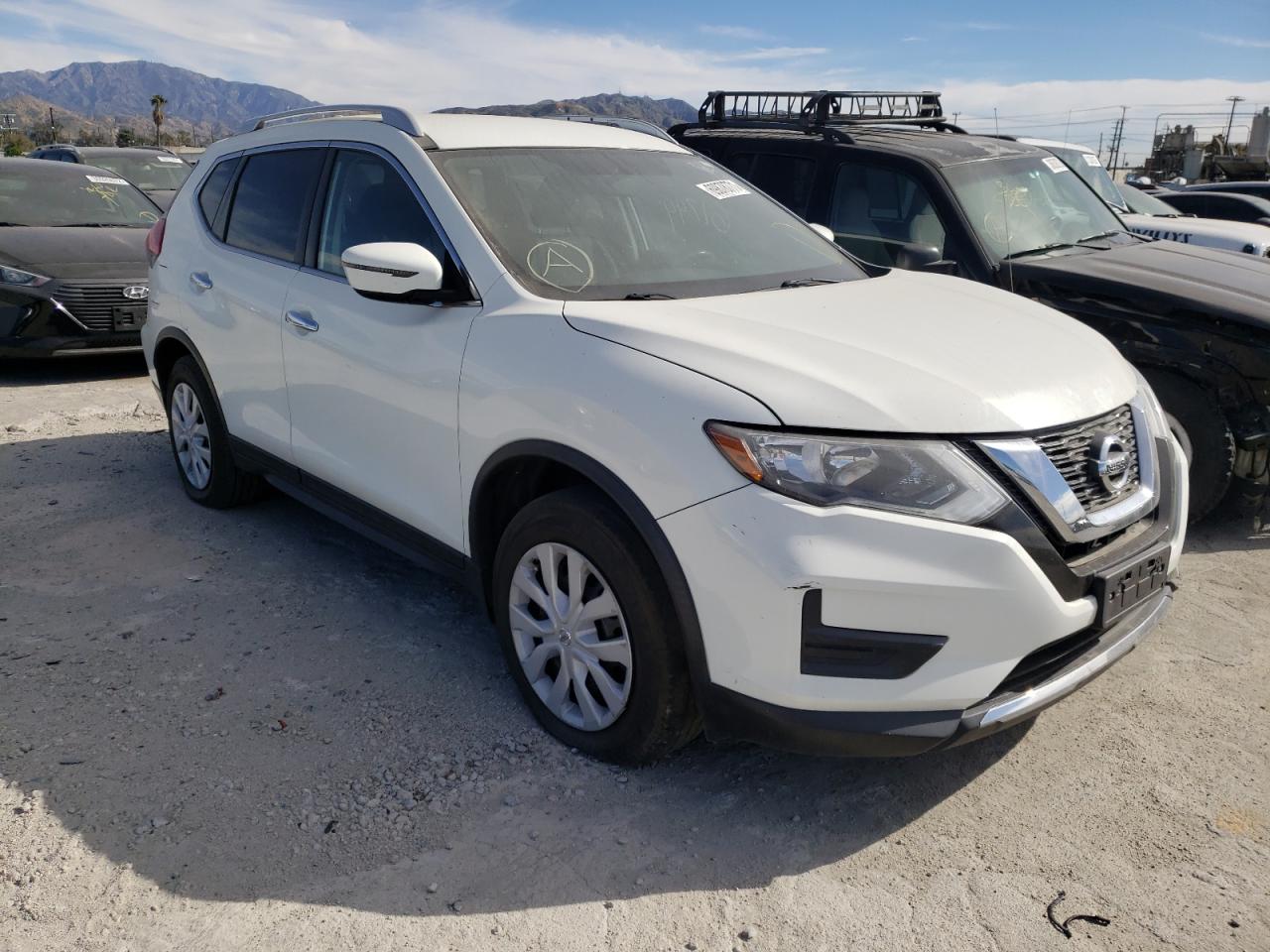 NISSAN ROGUE SLCT 2017 with VIN JN8AT2MT7HW143326 - Photo from auction