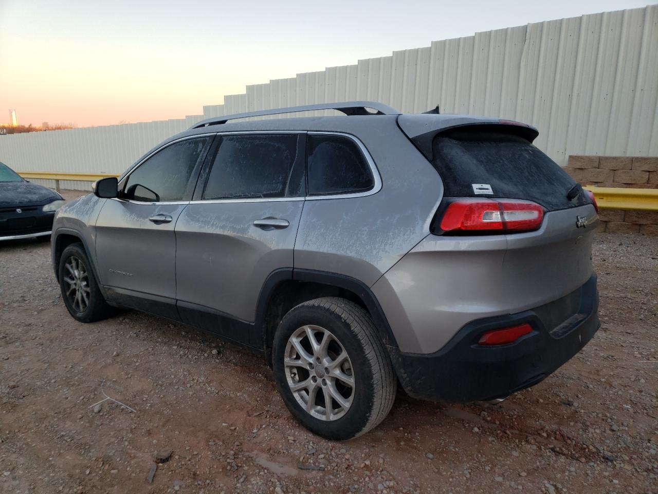 Photo 3 from auction – 2016 JEEP CHEROKEE L with VIN 1C4PJLCB5GW159680