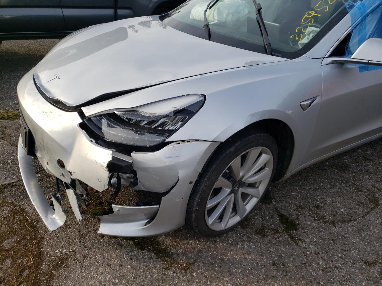 Photo 9 from auction – 2018 TESLA MODEL 3 with VIN 5YJ3E1EA7JF017936
