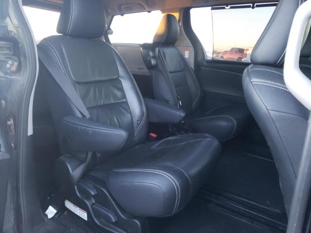 Photo 6 from auction – 2017 TOYOTA SIENNA SE with VIN 5TDXZ3DC4HS802831