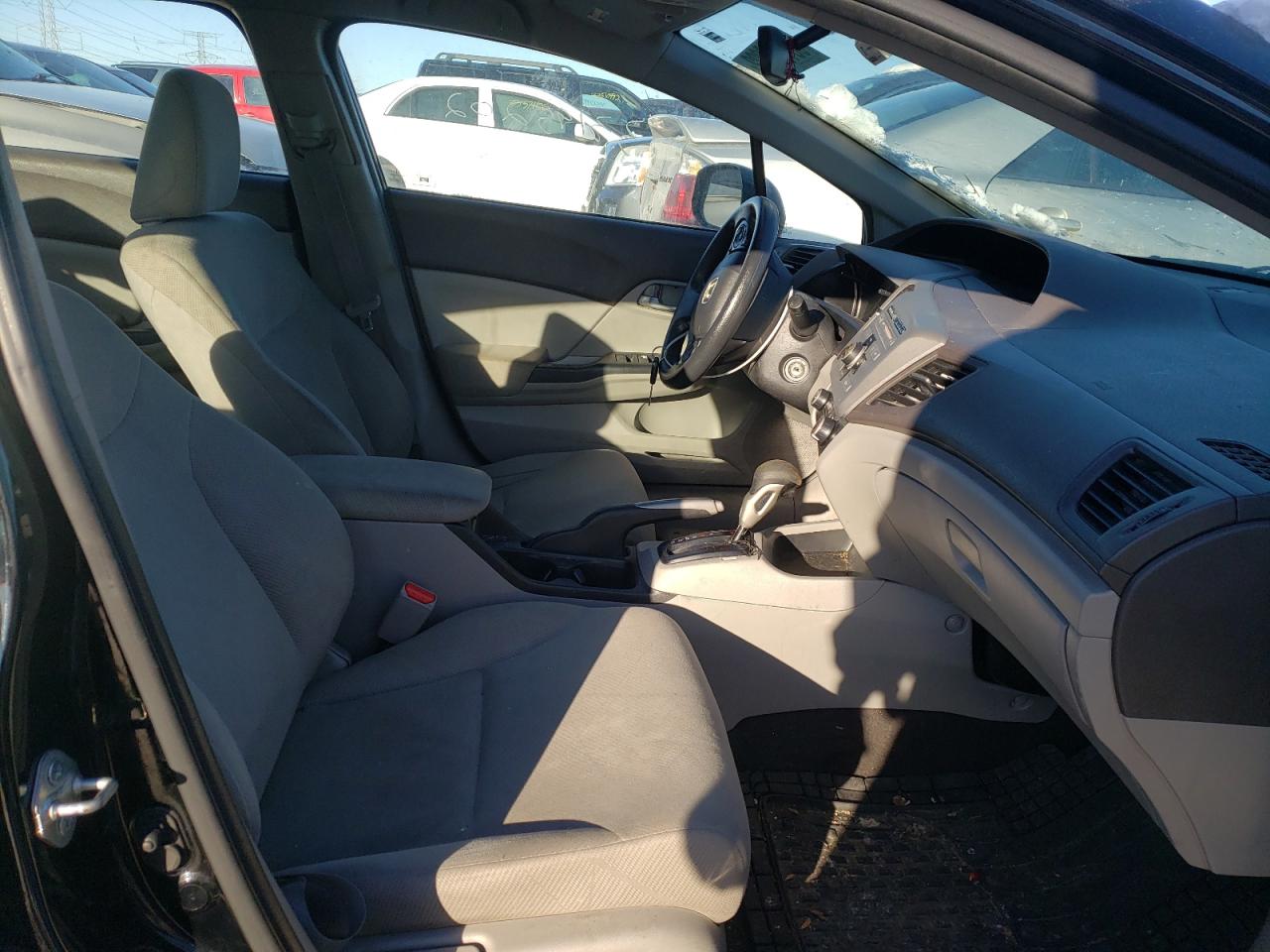 Photo 5 from auction – 2012 HONDA CIVIC LX with VIN 19XFB2F59CE331836