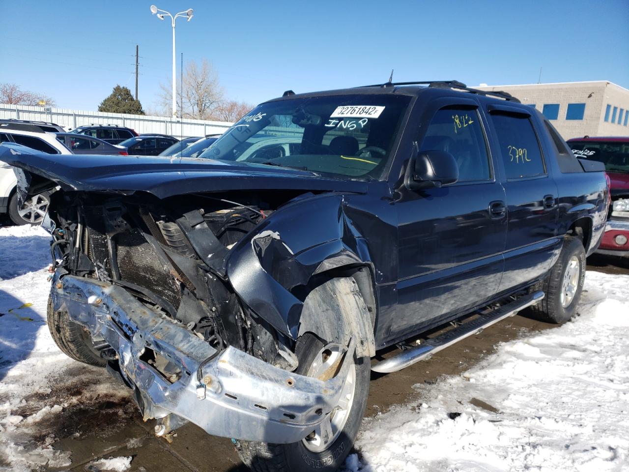 Photo 2 from auction – 2004 CHEVROLET AVALANCHE with VIN 3GNEK12T54G337267