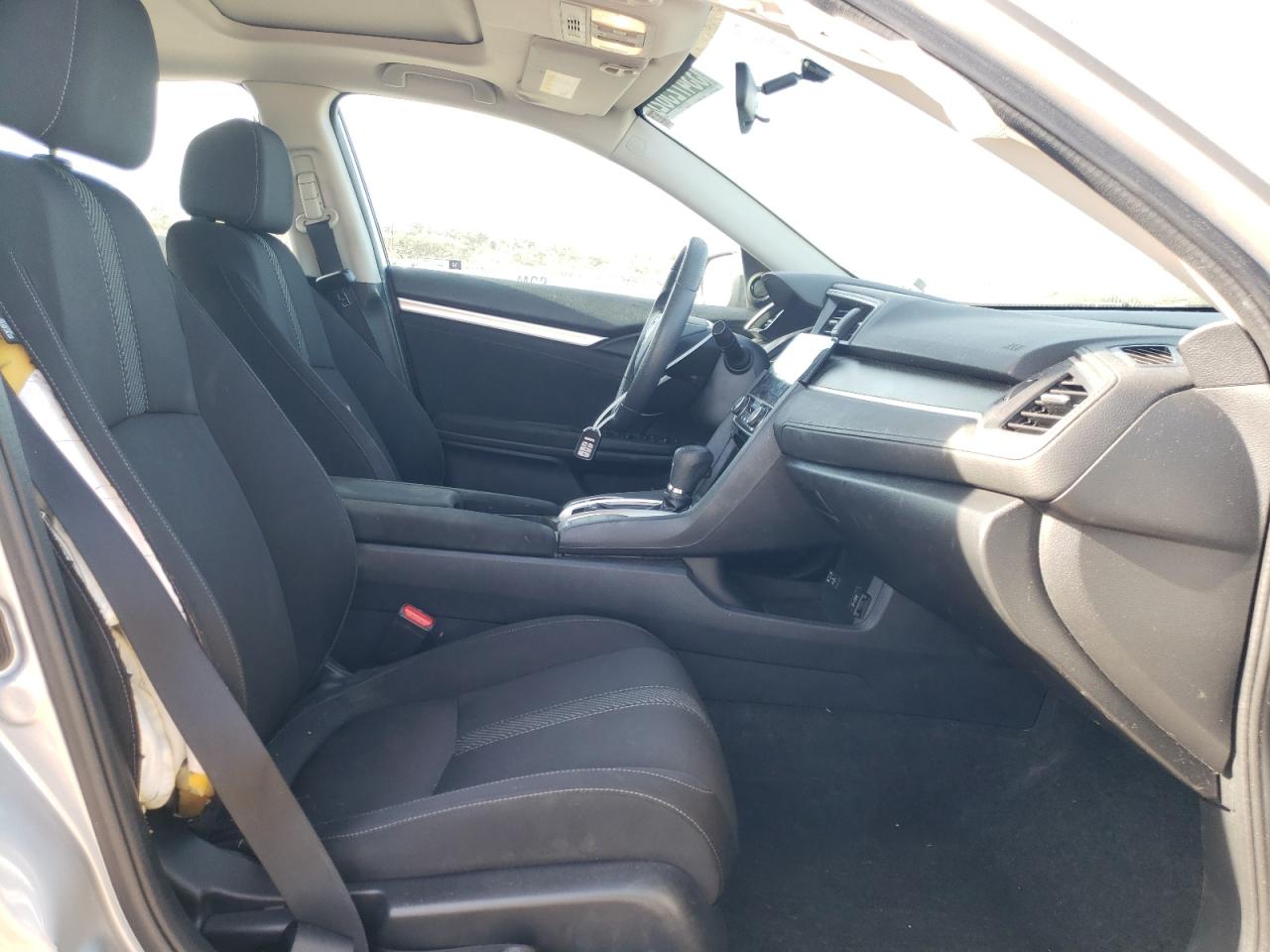 Photo 5 from auction – 2017 HONDA CIVIC EX with VIN 19XFC1F38HE209630