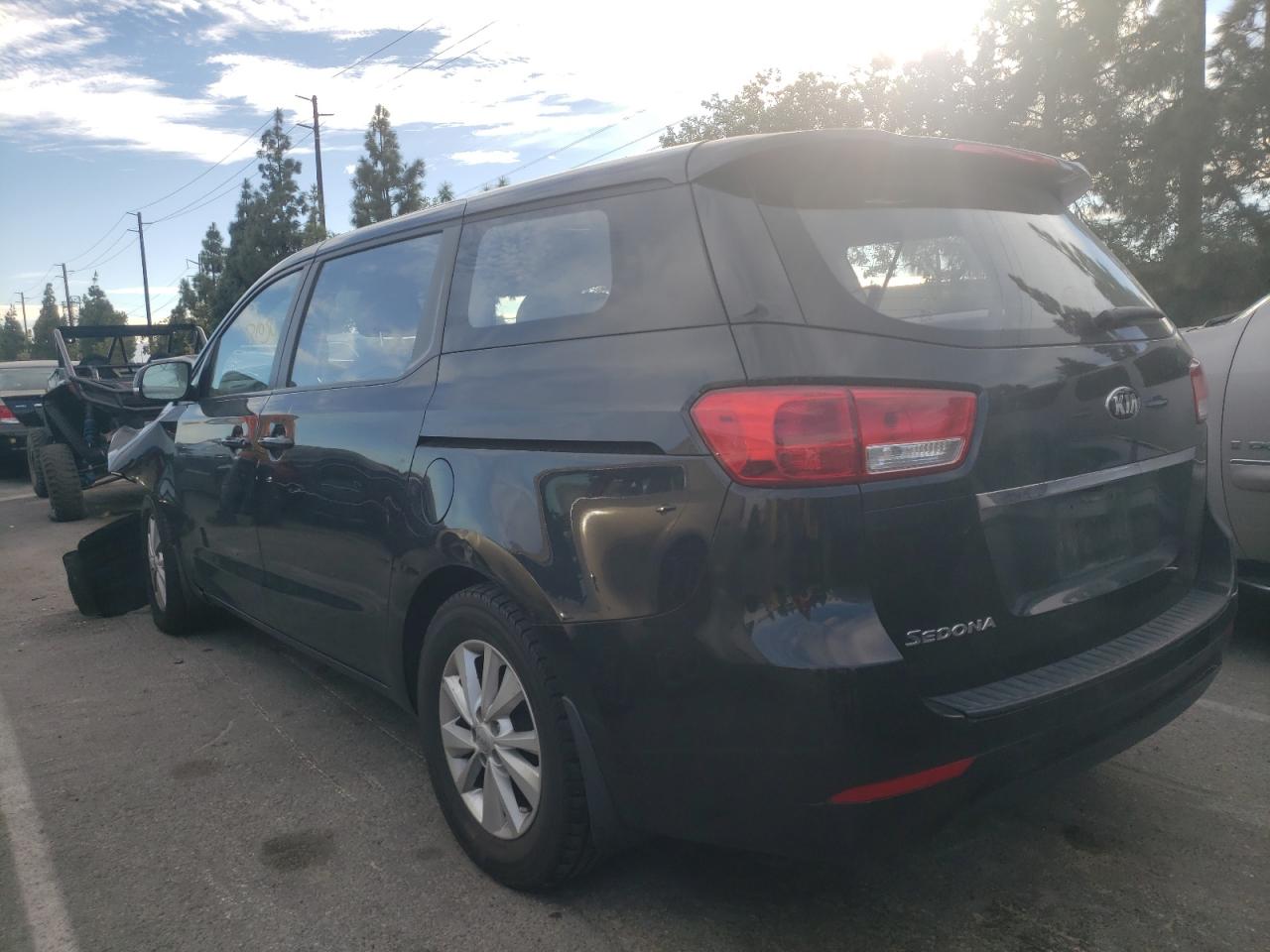 Photo 3 from auction – 2016 KIA SEDONA L with VIN KNDMA5C10G6184217