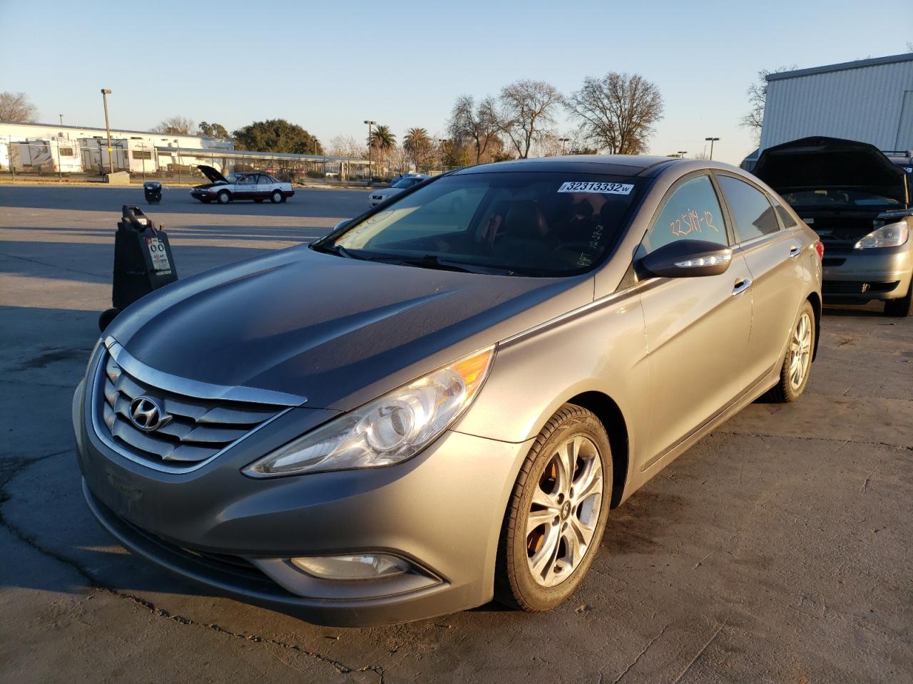 Photo 2 from auction – 2012 HYUNDAI SONATA SE with VIN 5NPEC4AC1CH431662