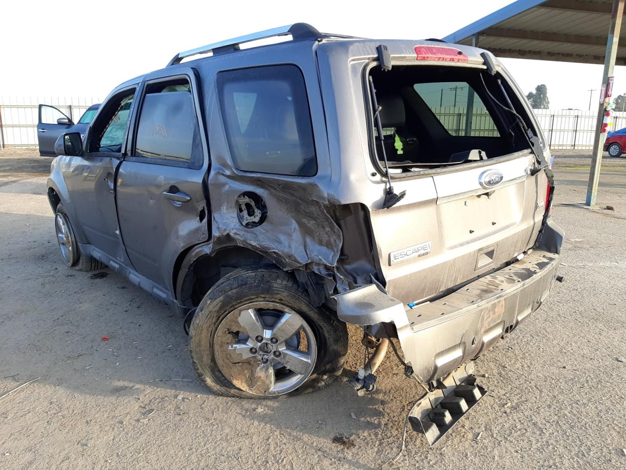 Фото 3 с аукциона – 2010 FORD ESCAPE LIM с VIN 1FMCU0EG3AKD20115
