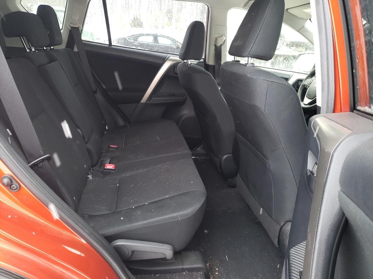 Photo 6 from auction – 2015 TOYOTA RAV 4 with VIN JTMBFREV7FJ033886