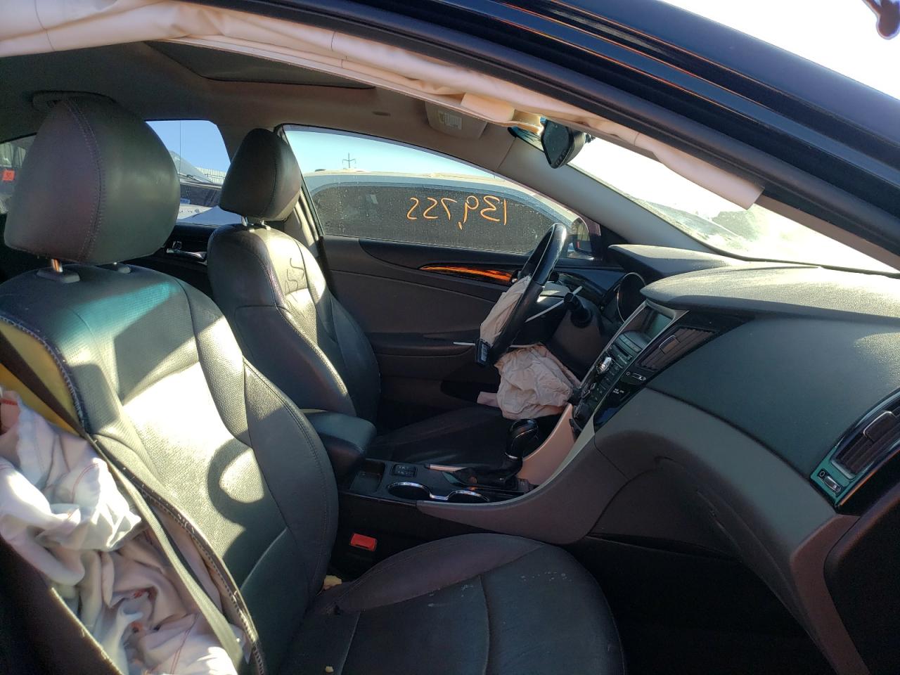 Photo 5 from auction – 2011 HYUNDAI SONATA SE with VIN 5NPEC4AC2BH123981