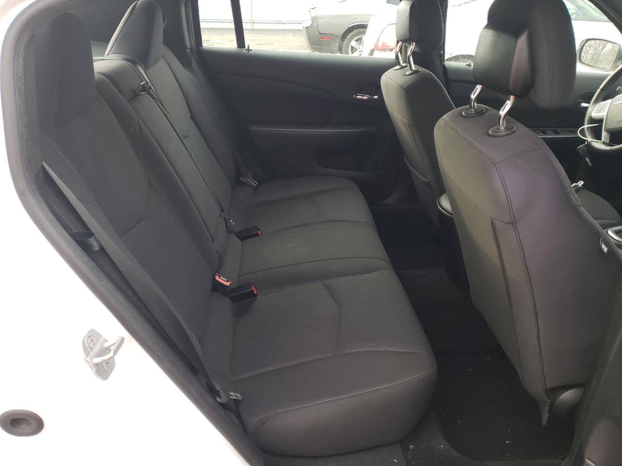 Photo 6 from auction – 2013 CHRYSLER 200 TOURIN with VIN 1C3CCBBB8DN538991