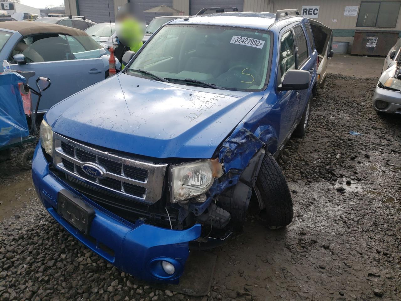 Photo 2 from auction – 2011 FORD ESCAPE XLT with VIN 1FMCU0D73BKA94080