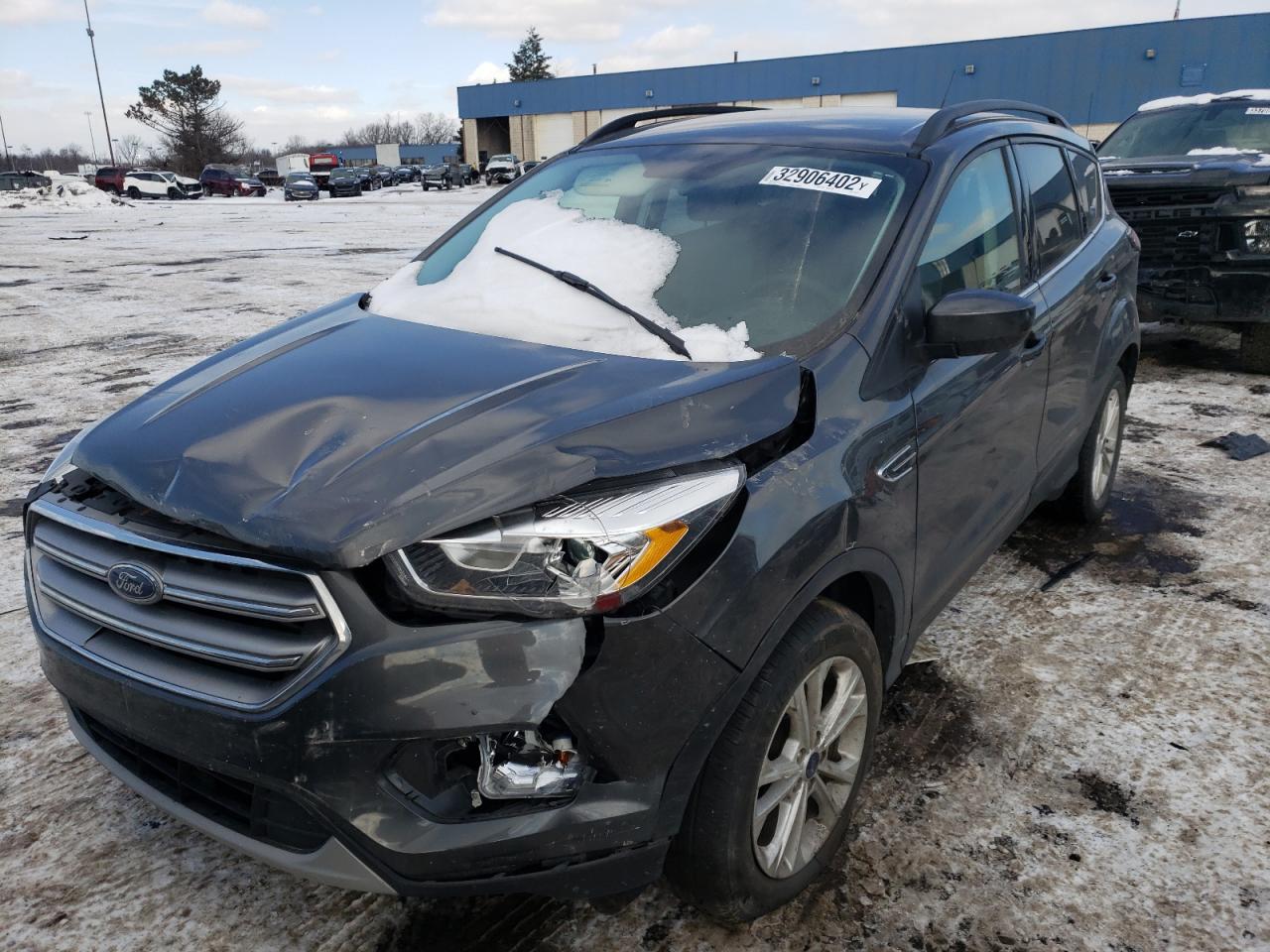 Photo 2 from auction – 2017 FORD ESCAPE SE with VIN 1FMCU0GD2HUF05158