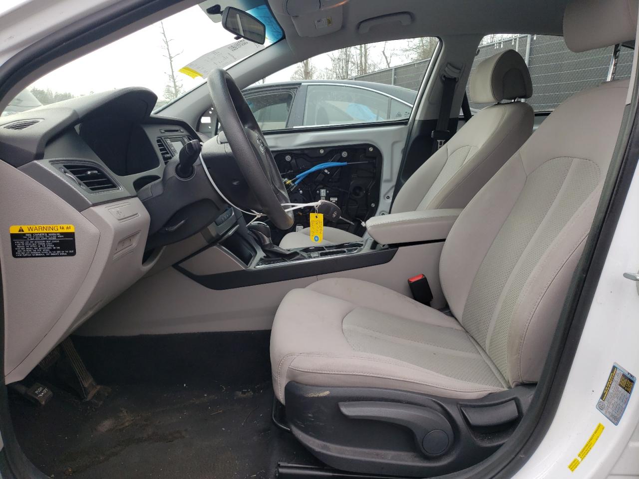 Photo 5 from auction – 2016 HYUNDAI SONATA SE with VIN 5NPE24AF4GH417161