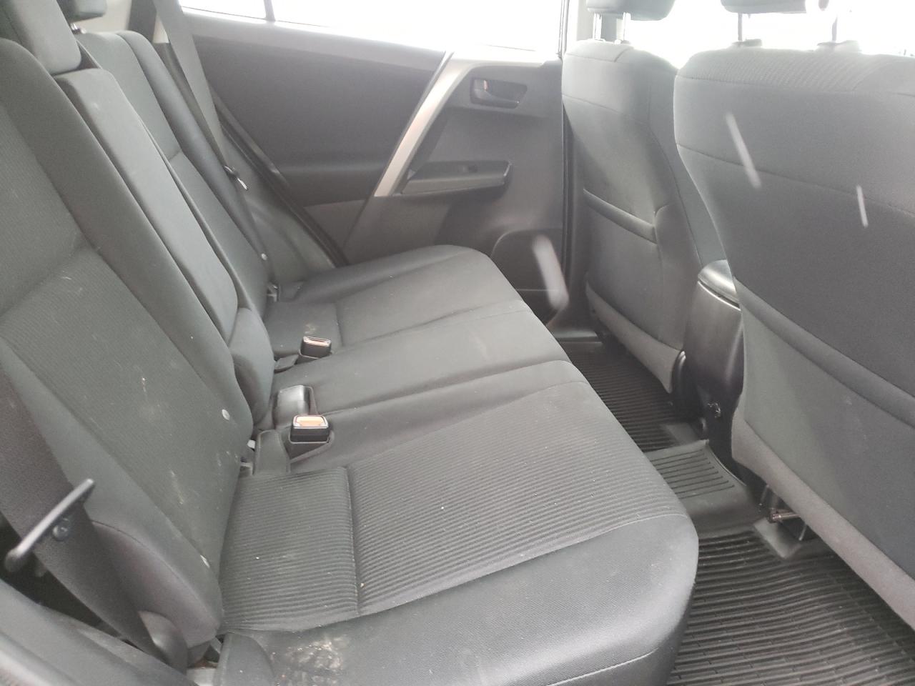 Photo 6 from auction – 2017 TOYOTA RAV4 LE with VIN 2T3BFREV2HW670723