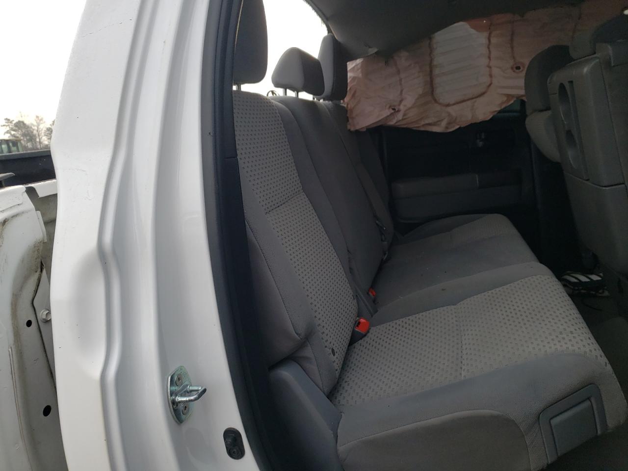Photo 6 from auction – 2011 TOYOTA TUNDRA DOU with VIN 5TFUM5F15BX024131