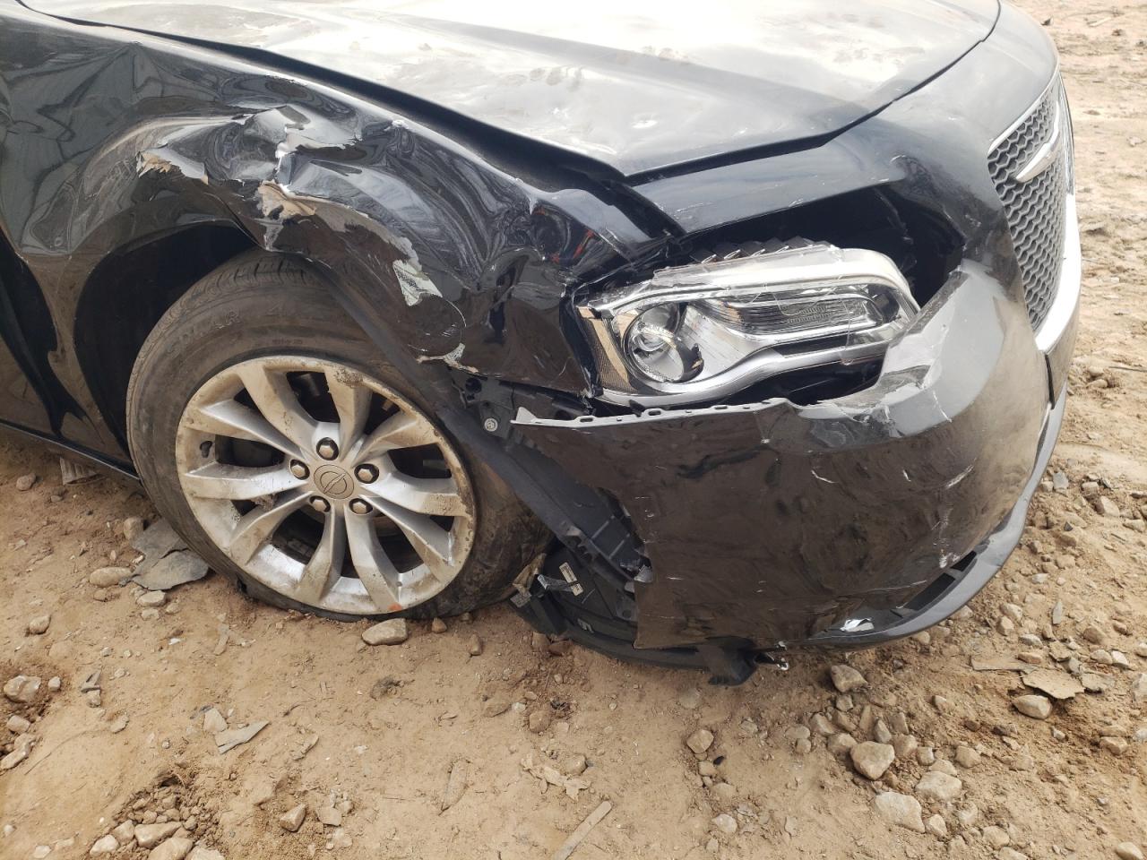 Photo 9 from auction – 2016 CHRYSLER 300 LIMITE with VIN 2C3CCAAG4GH224422