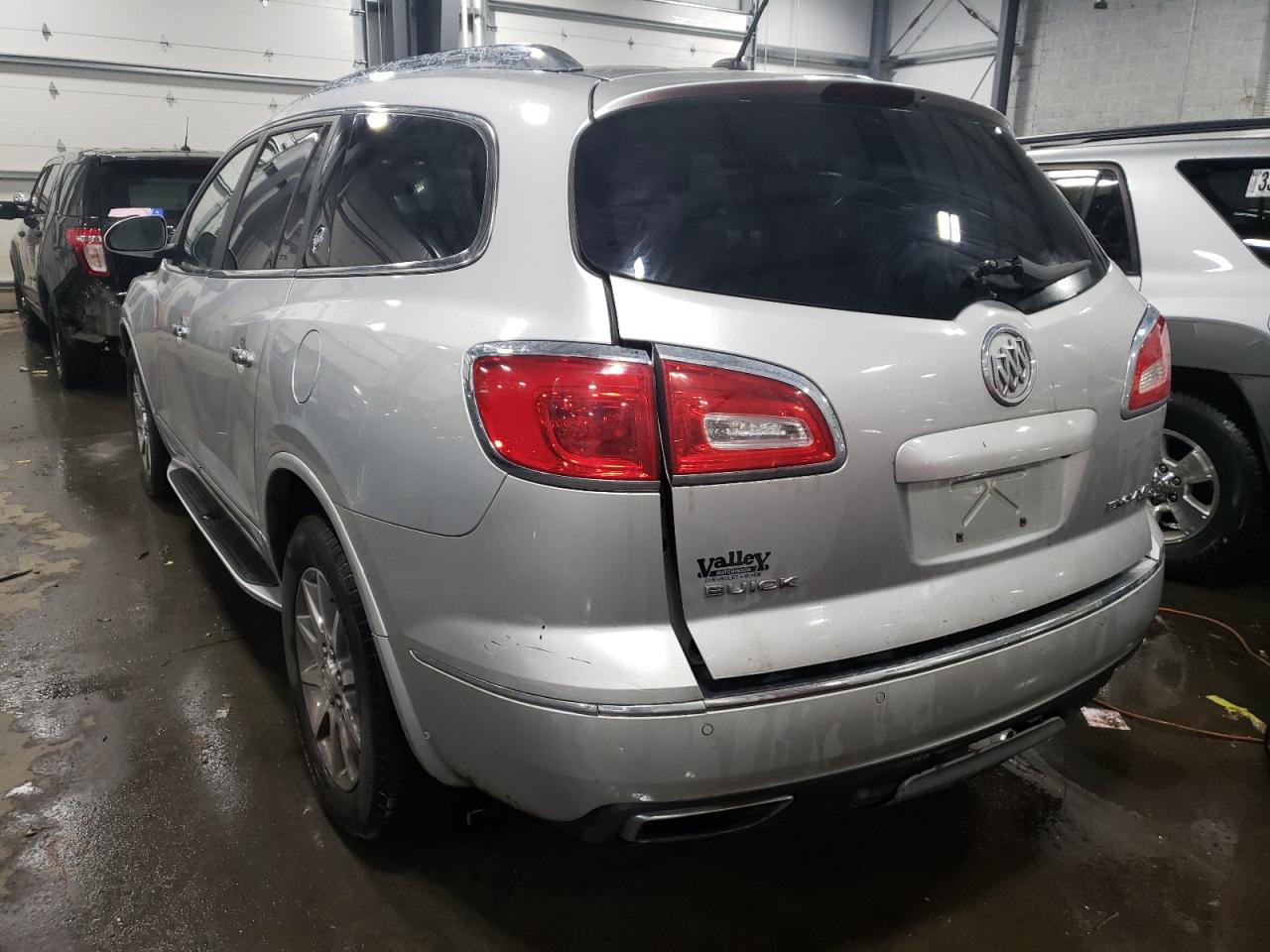 Photo 3 from auction – 2015 BUICK ENCLAVE with VIN 5GAKVBKD2FJ163341