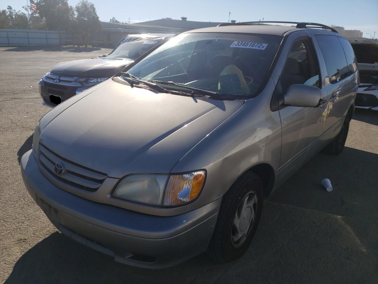 Photo 2 from auction – 2003 TOYOTA SIENNA LE with VIN 4T3ZF13C23U514000