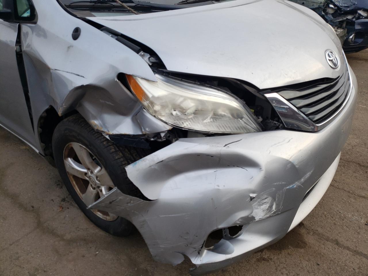 Photo 9 from auction – 2013 TOYOTA SIENNA LE with VIN 5TDKK3DC4DS353160