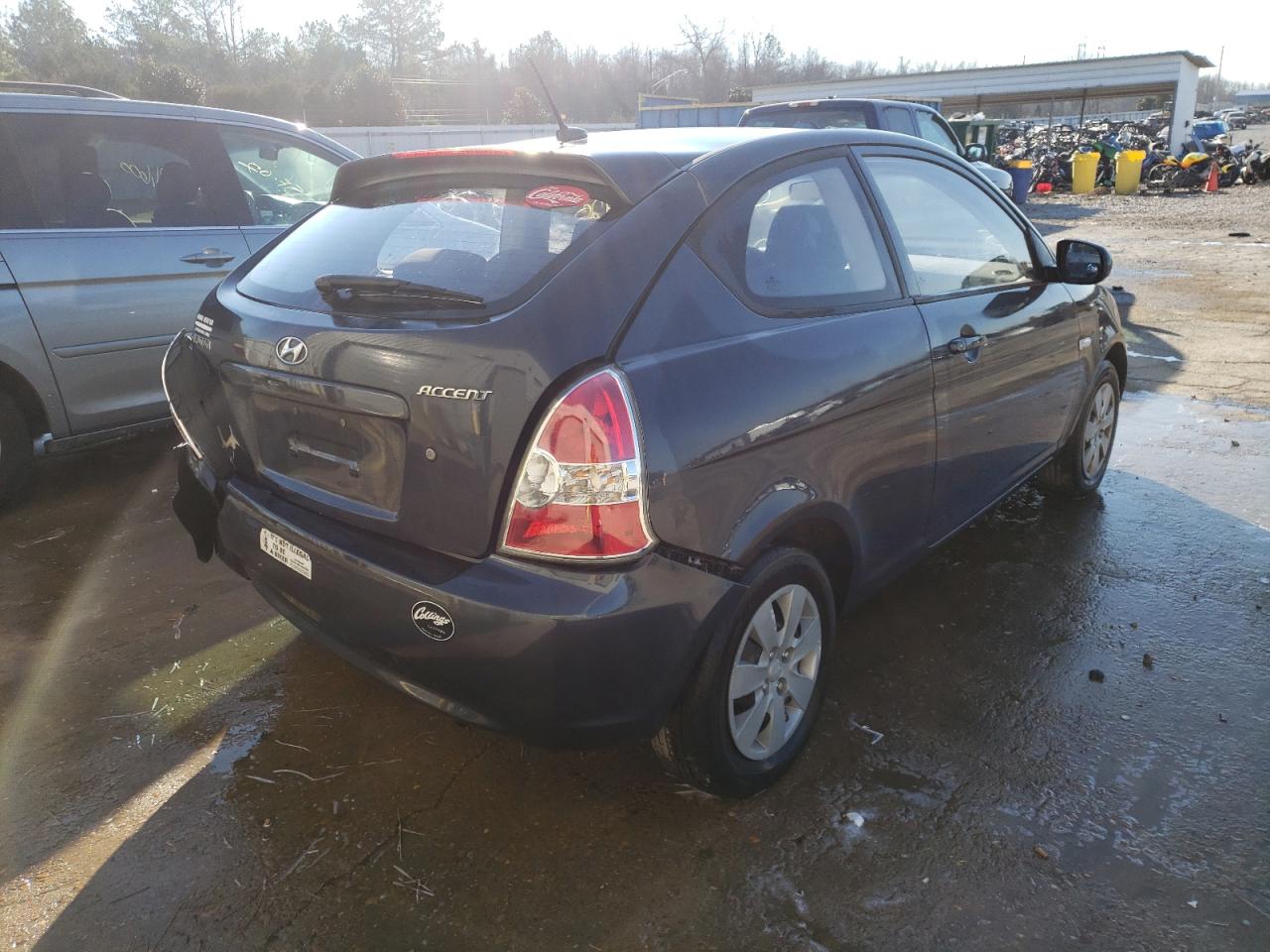 Photo 4 from auction – 2011 HYUNDAI ACCENT GL with VIN KMHCM3AC6BU200366