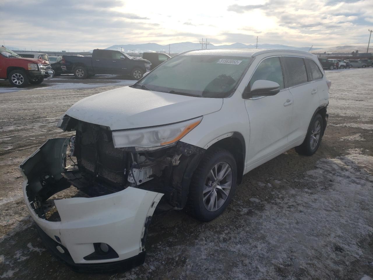 Photo 2 from auction – 2014 TOYOTA HIGHLANDER with VIN 5TDJKRFH5ES066824