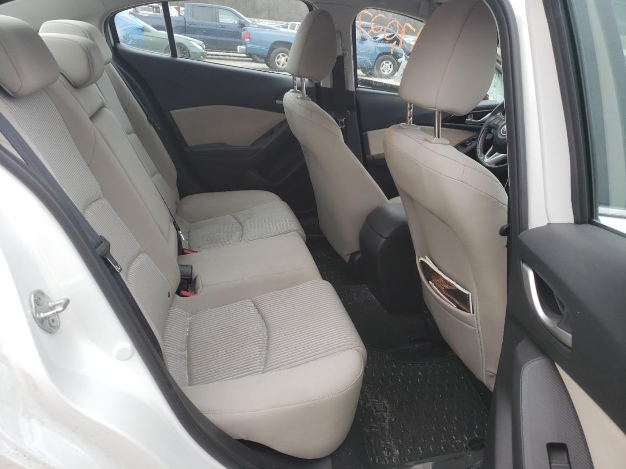 Photo 6 from auction – 2014 MAZDA 3 TOURING with VIN JM1BM1V74E1148856