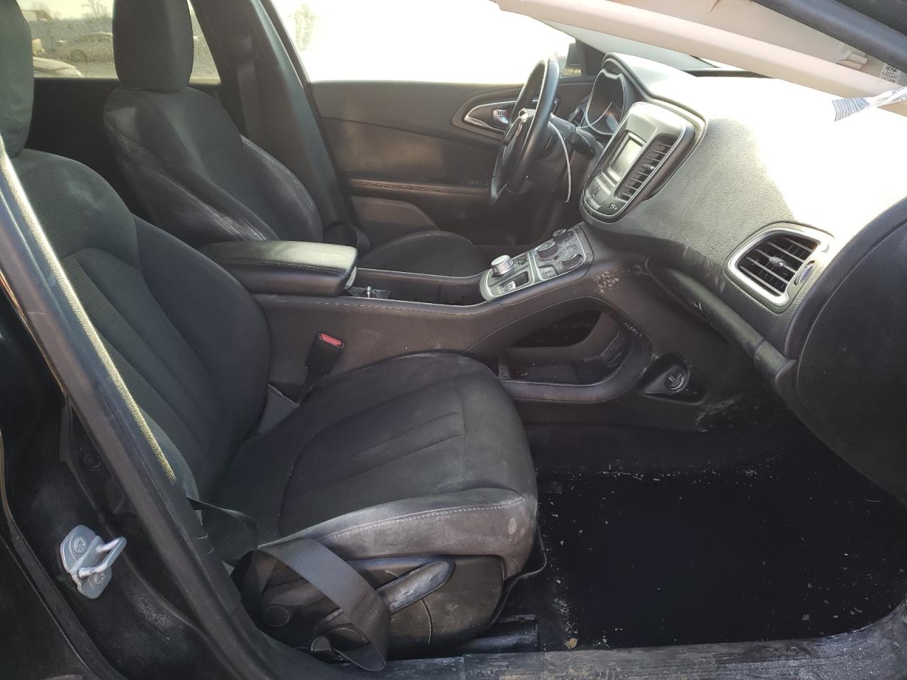 Photo 5 from auction – 2015 CHRYSLER 200 with VIN 1C3CCCAB4FN590208